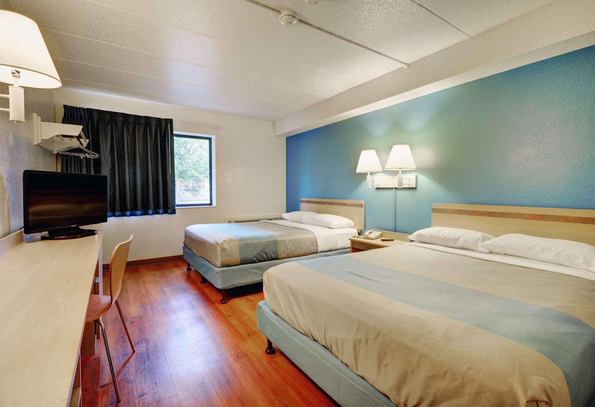 Motel 6-Newport, RI Buitenkant foto
