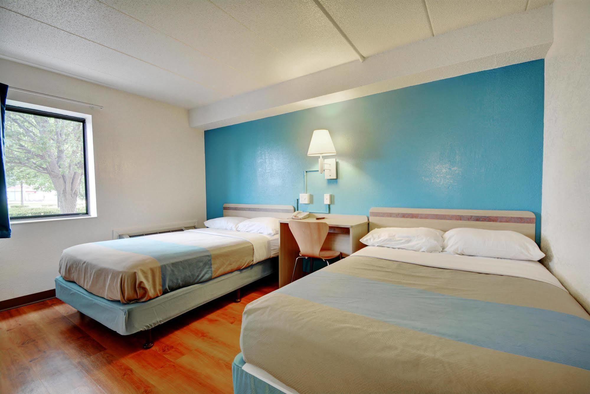 Motel 6-Newport, RI Buitenkant foto